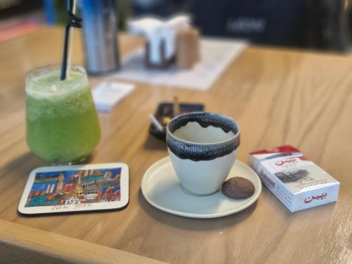 عکس کافه پلاک ۶۱۴