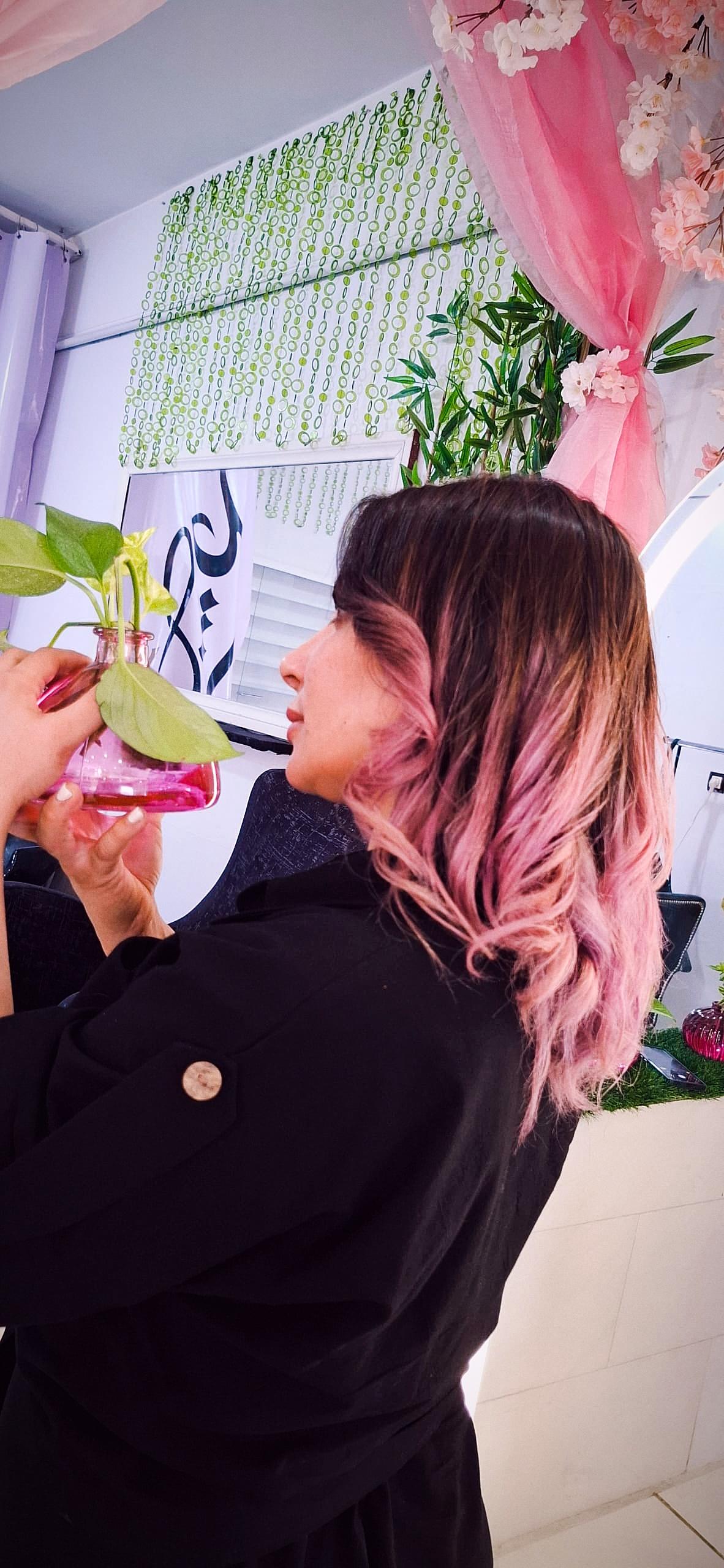 عکس آموزشگاه مراقبت و زیبایی ساچلی