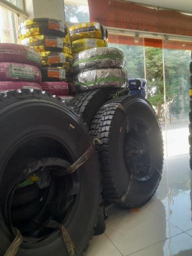عکس فروشگاه  و خدمات لاستیک عسگری