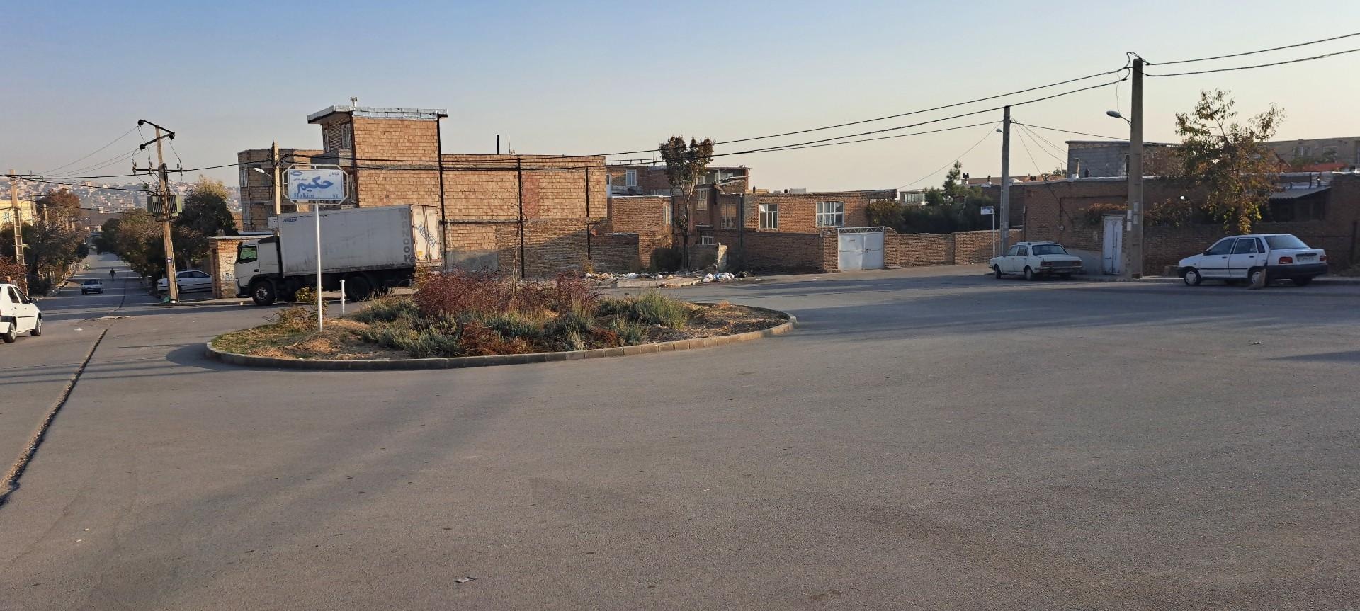عکس میدان حکیم