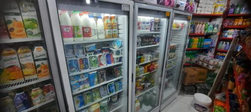 عکس سوپر مارکت خانواده 