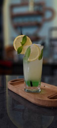 عکس کافه فست فود لئون