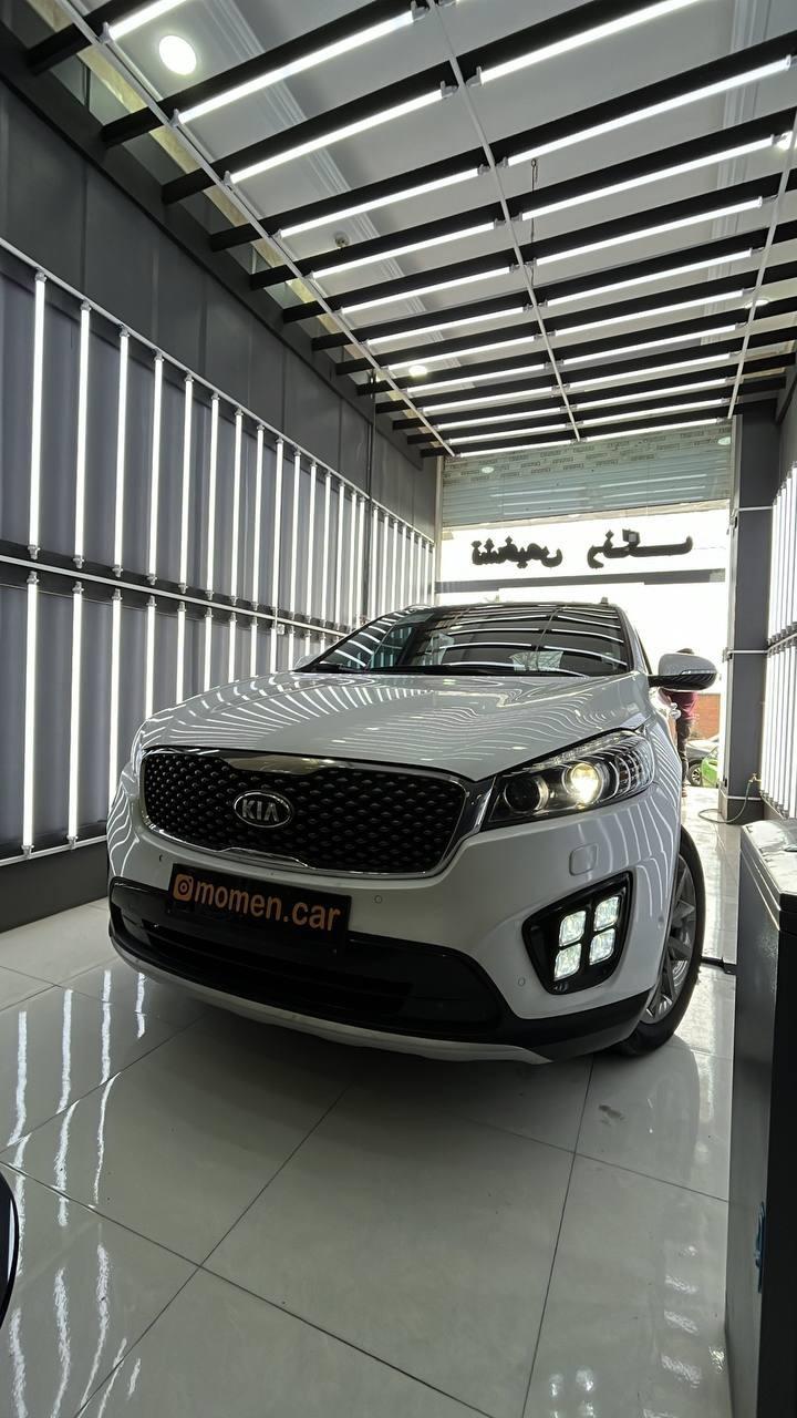 عکس کارشناسی و تشخیص رنگ ماهان