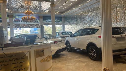 عکس نمایندگی تویوتا اورنگ