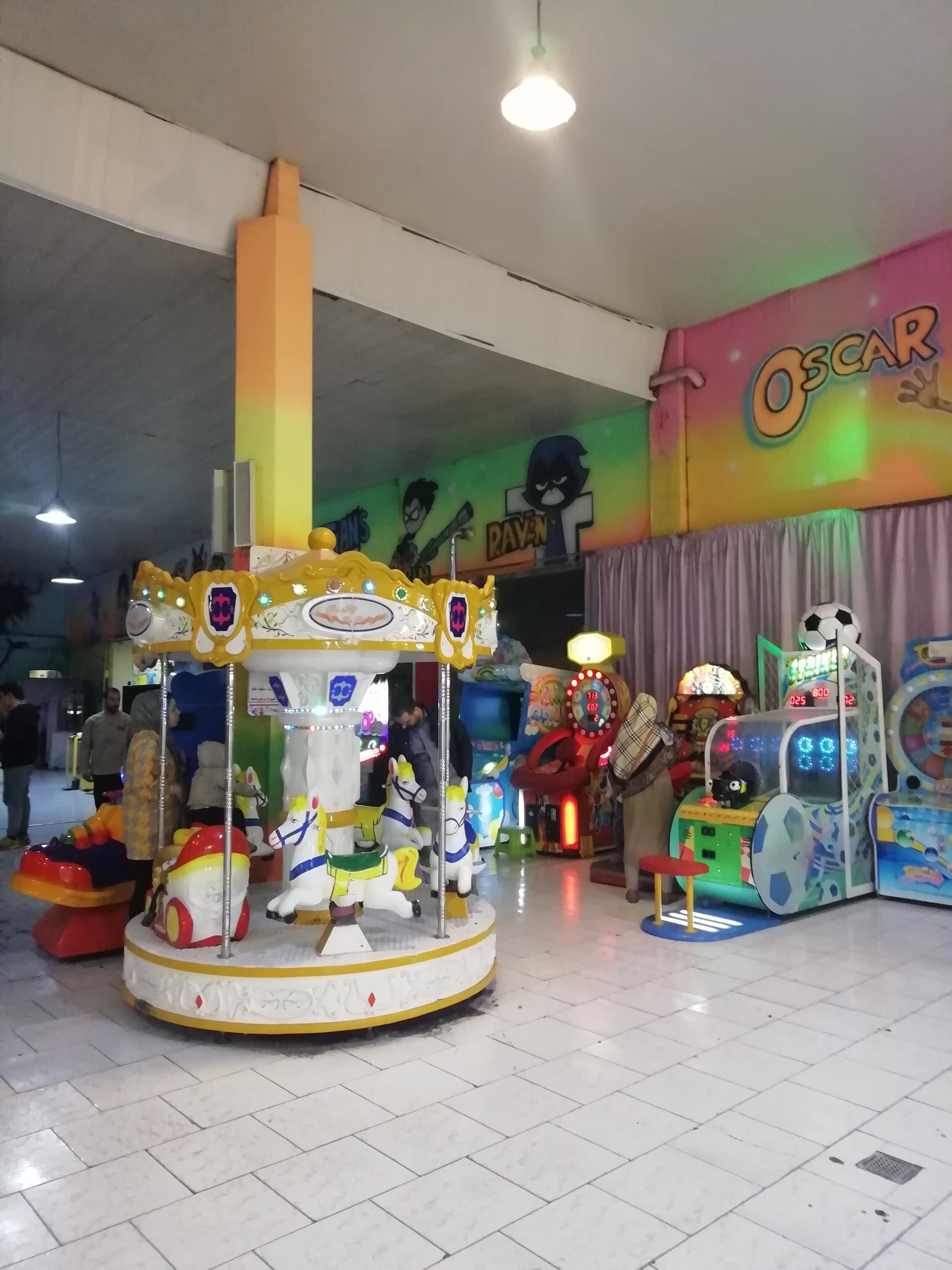 عکس شهربازی شهر عجایب تبریز