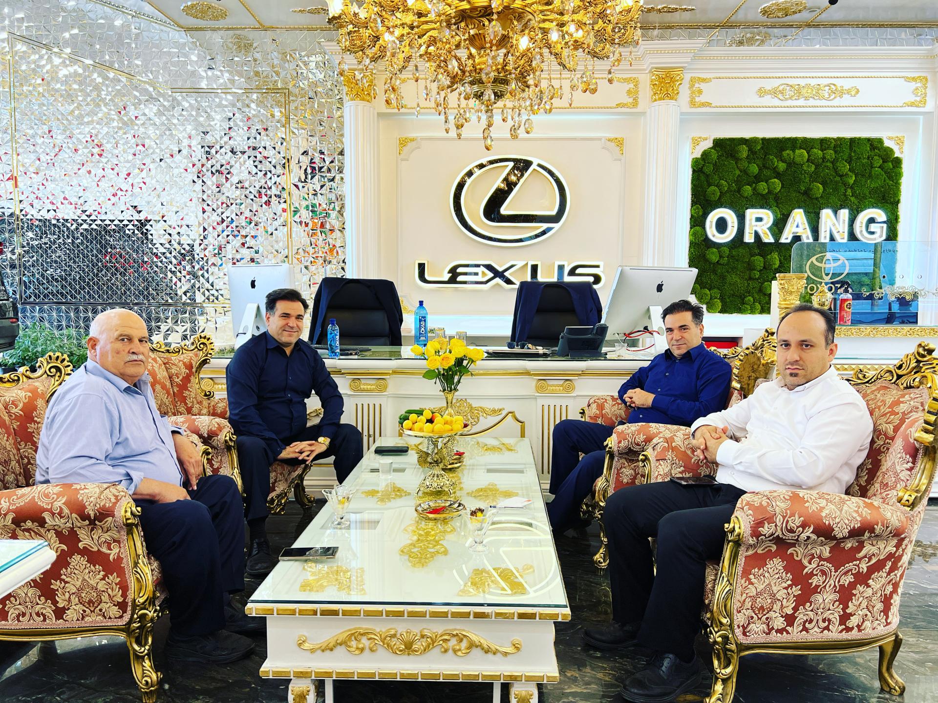 عکس نمایندگی تویوتا اورنگ