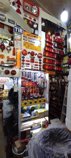 عکس فروشگاه یدک ماک