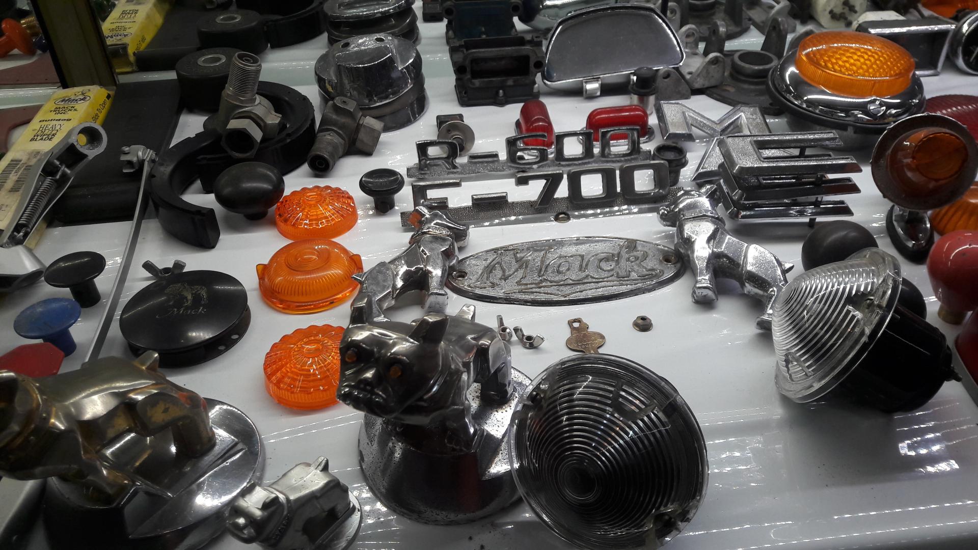 عکس فروشگاه یدک ماک