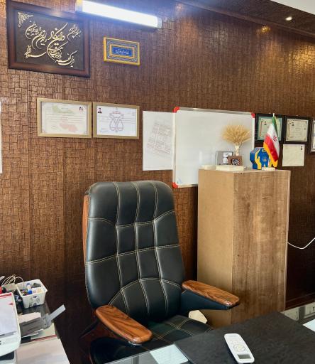 عکس مشاور املاک مهاجر 