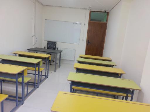 عکس دبیرستان سخن متوسطه اول دخترانه