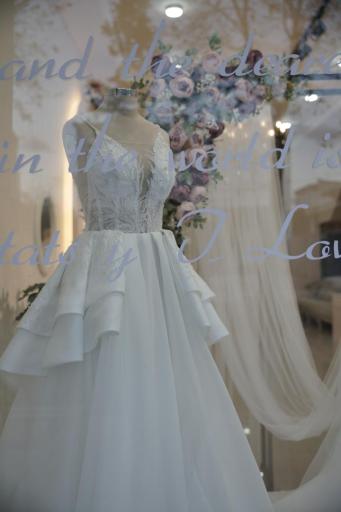 مزون و آموزشگاه تخصصی طراحی و دوخت مونا دژاکام 