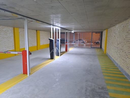 عکس پارکینگ طبقاتی میدان 