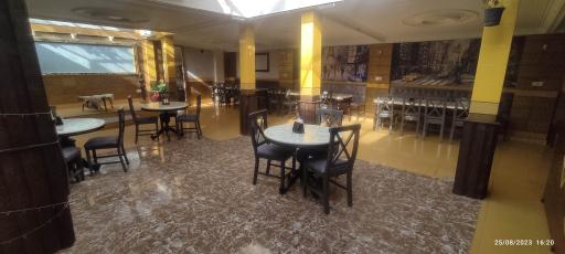 عکس سفره‌خانه سنتی الماس شهر