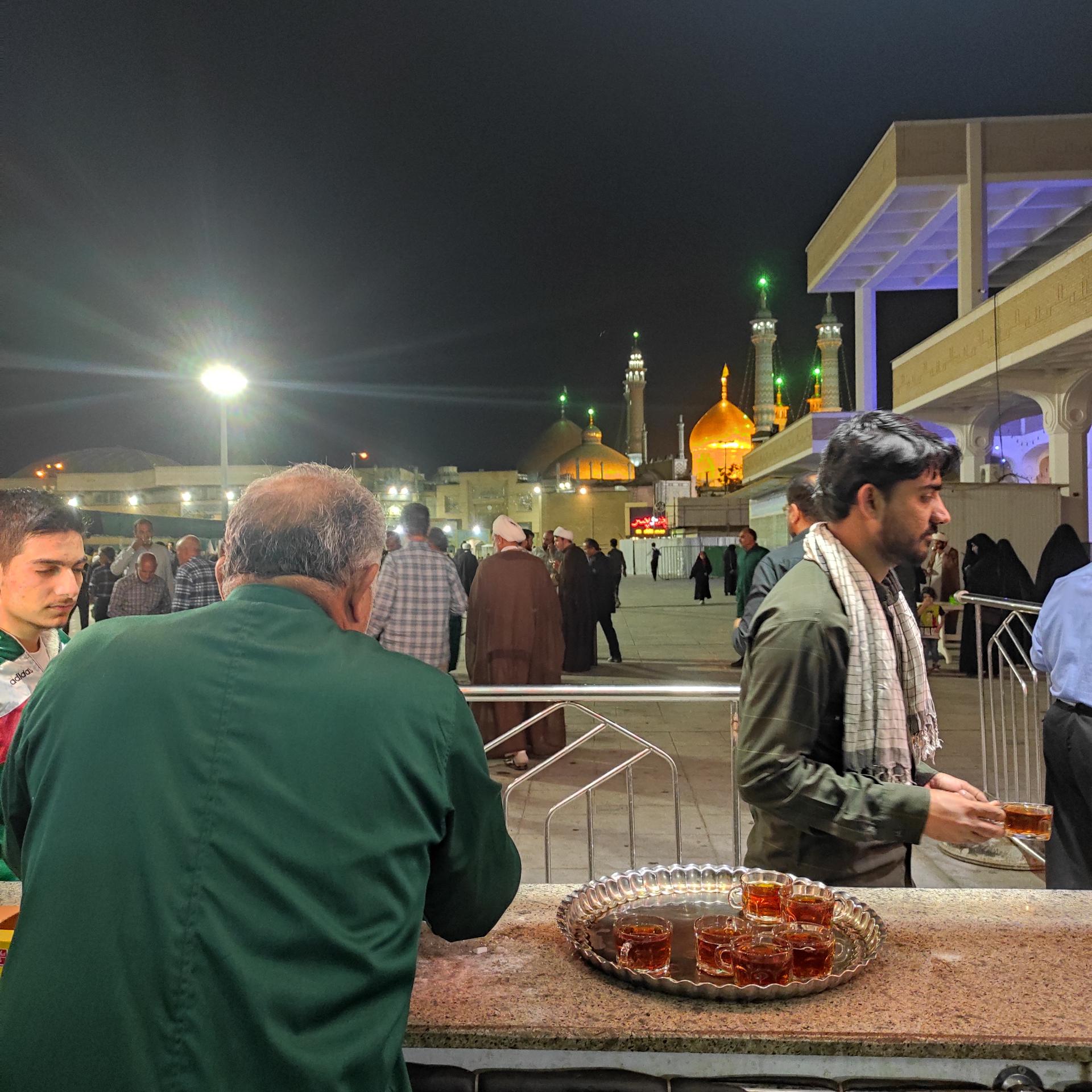 عکس چایخانه حضرتی حرم