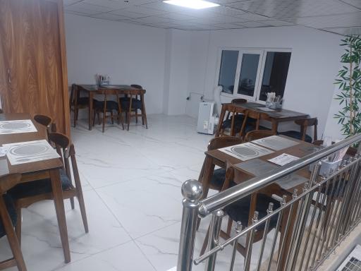 عکس اکبر جوجه و رستوران عمو بشیر