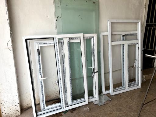 عکس در برقی و شیشه سکوریت و دوجداره آلومینیوم پرشیاجام