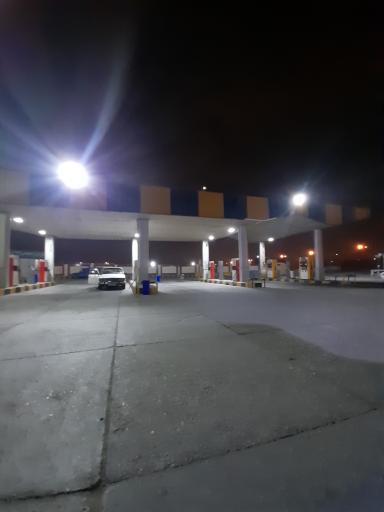 عکس پمپ بنزین ۱۷۲ آزادگان