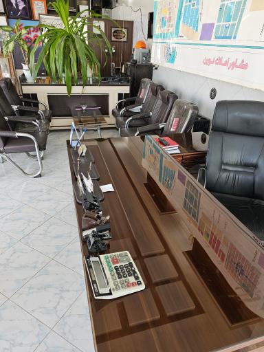 عکس مشاور املاک شهر