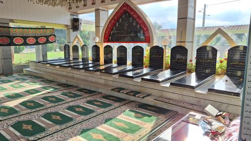 عکس گلزار شهدا ماچیان