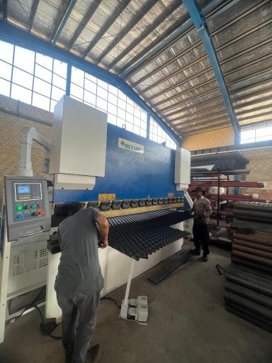 عکس مجموعه آهن آلات شهپر