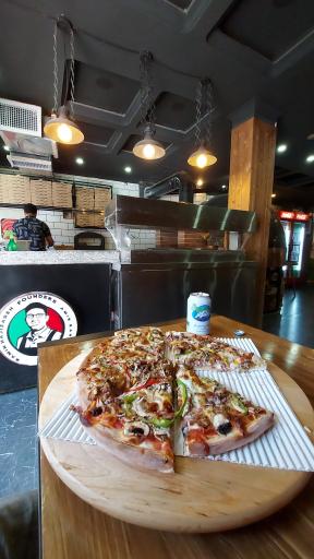 عکس پیتزا مانو