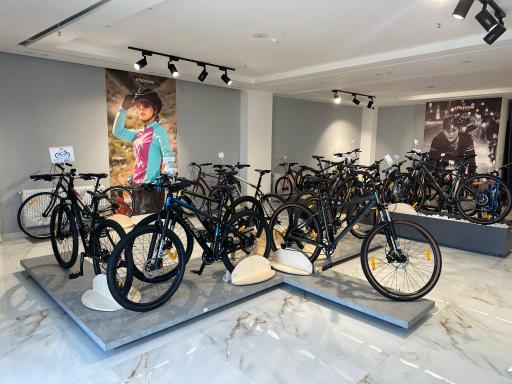 عکس فروشگاه ورزشی اکسیژن