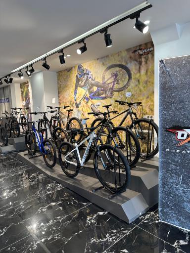 عکس فروشگاه ورزشی اکسیژن