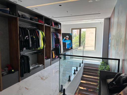 عکس فروشگاه ورزشی اکسیژن