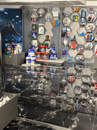 عکس فروشگاه ورزشی اکسیژن