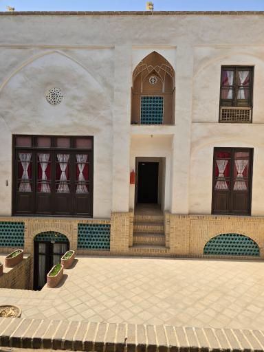 هتل سنتی نگین