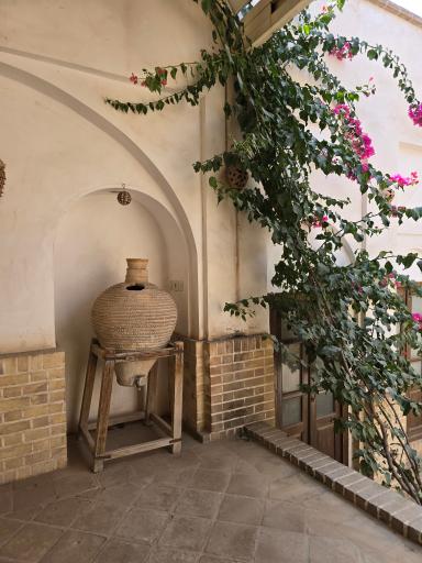 عکس هتل سنتی نگین