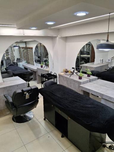 عکس سالن زیبایی هانیاس