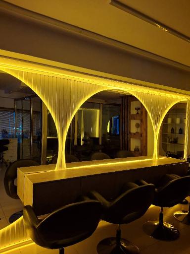 عکس سالن زیبایی هانیاس