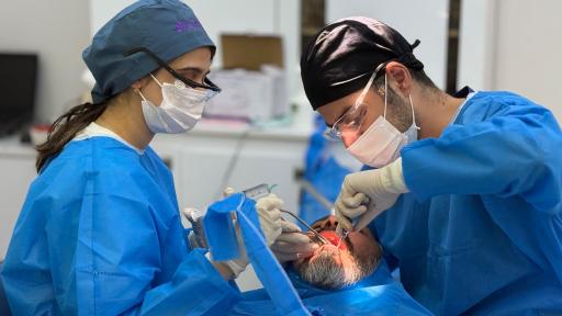 عکس مرکز ایمپلنت غرب