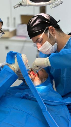 عکس مرکز ایمپلنت غرب