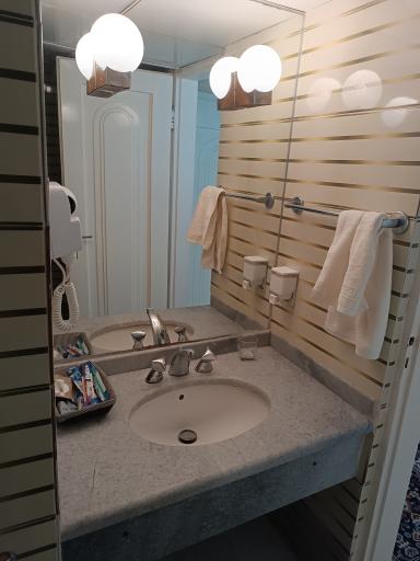 عکس هتل هرمز