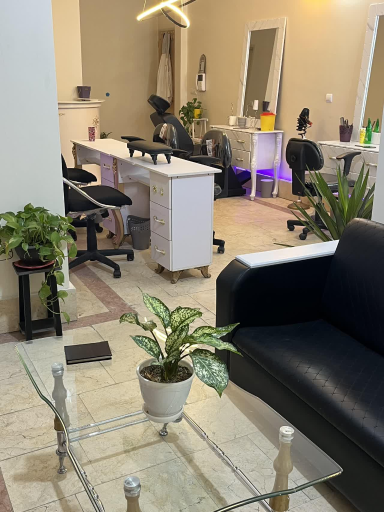 عکس سالن زیبایی نقره نگار 