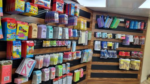 عکس فروشگاه لوازم التحریر بشری