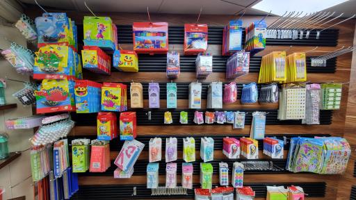 عکس فروشگاه لوازم التحریر بشری