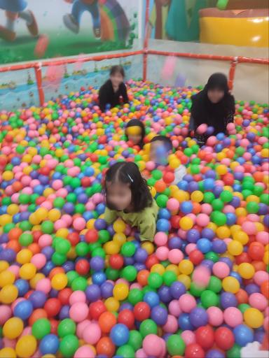 عکس خانه بازی کودک بچه های بهشت