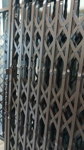 عکس درب آکاردونی صالحی 