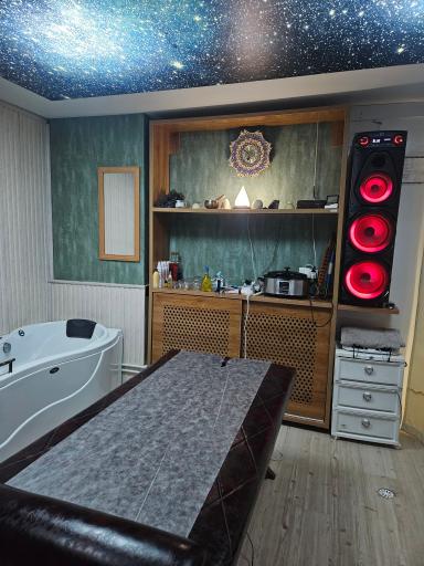 عکس سالن ماساژ و کایرو پراکتیک آرامش