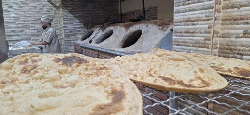 عکس نان تنوری و سنتی تنورچین