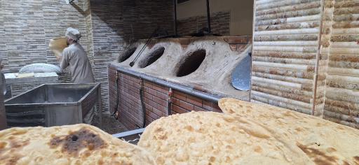 عکس نان تنوری و سنتی تنورچین