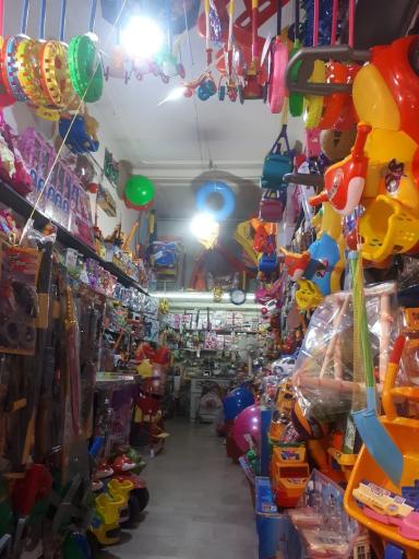 عکس فروشگاه اسباب بازی نسیم