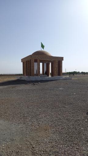 عکس مزار شهدای گمنام دانشگاه علوم پزشکی قم 