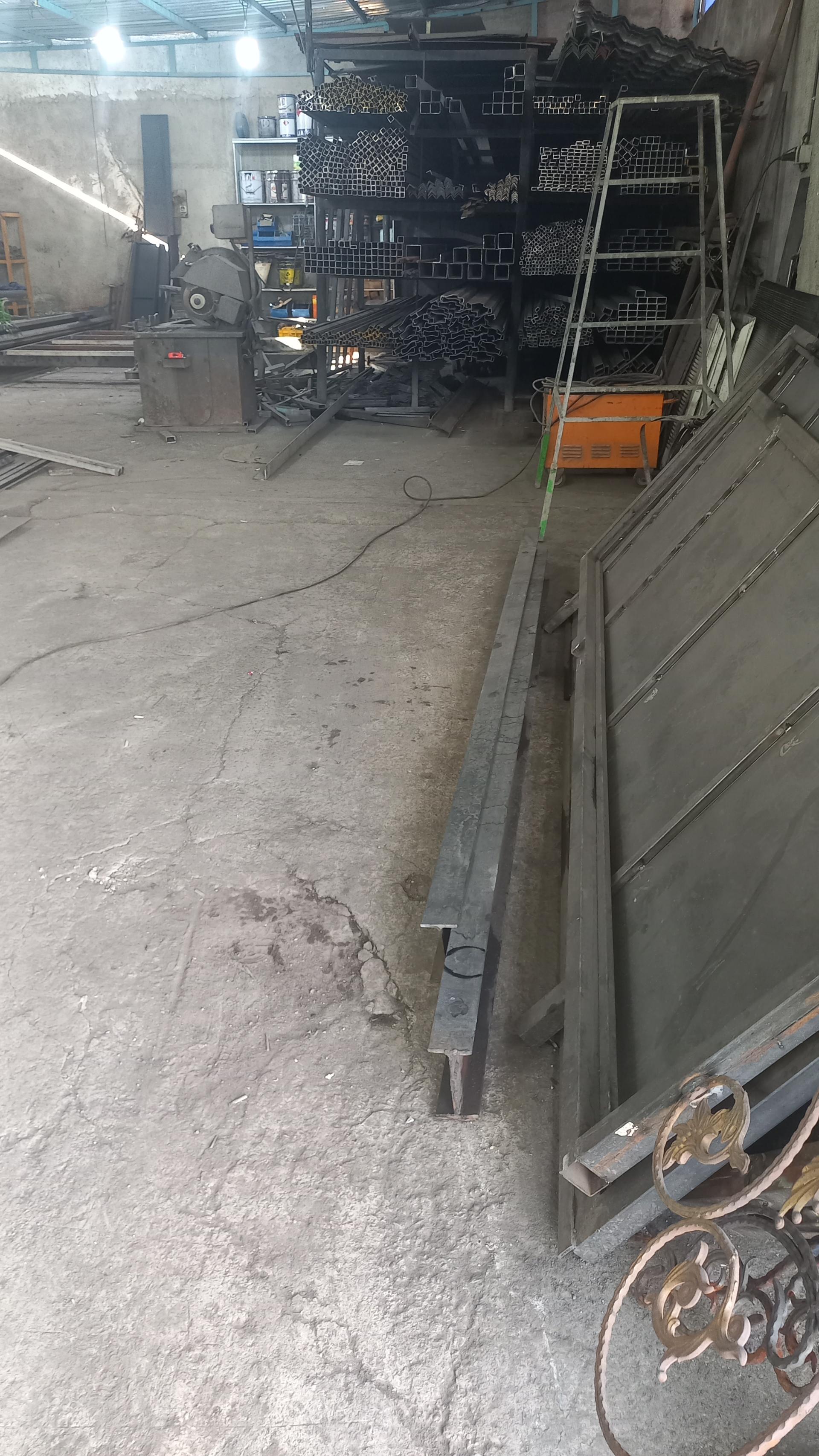 عکس آهن آلات کریمیان