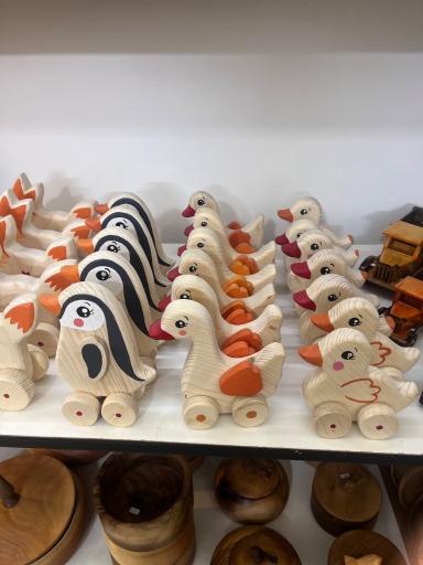 گالری دیان چوب