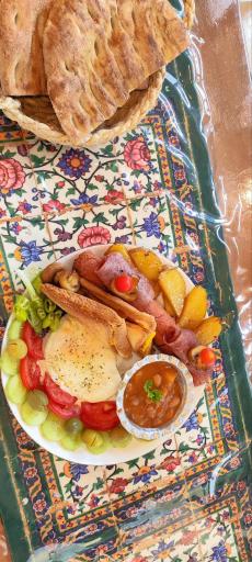 عکس رستوران صبحانه نیمروچ