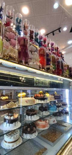 عکس کیک و شیرینی آوازه 